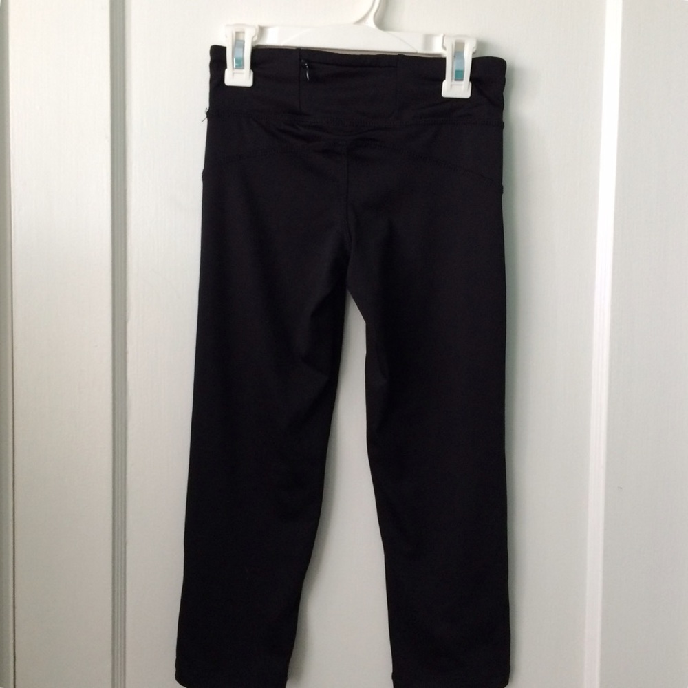 Aeropostale Cropped Leggings w/ Zipped Pockets - Picture 2 of 3